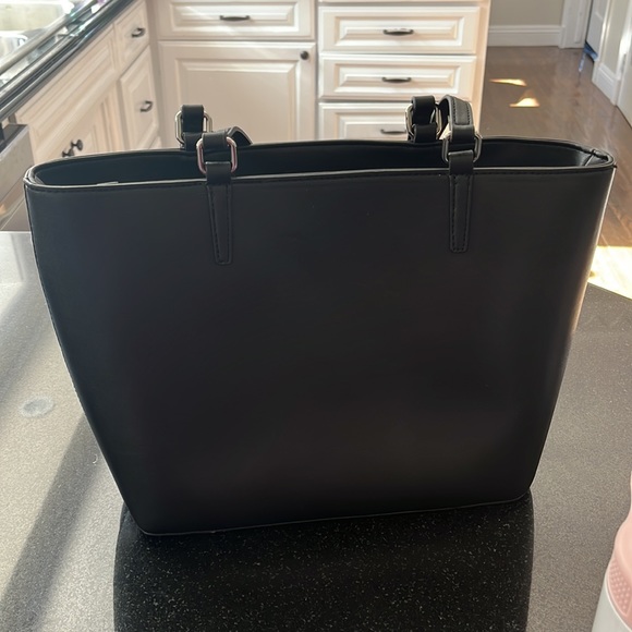 Guess Bag - Picture 2 of 4